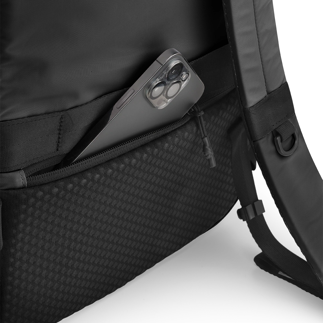 Hard Mesh Backpack 22L - Black