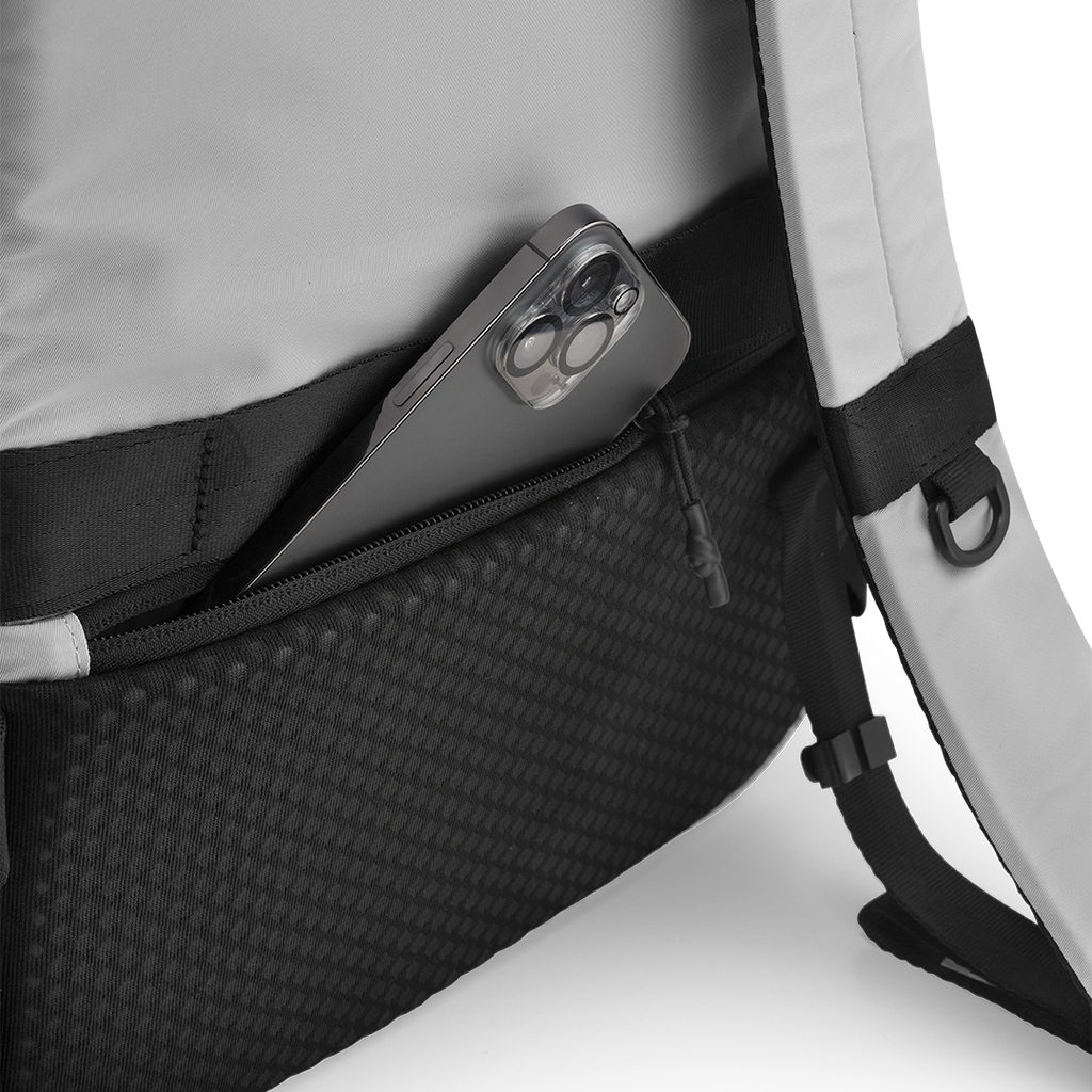 Hard Mesh Backpack 22L - Silver