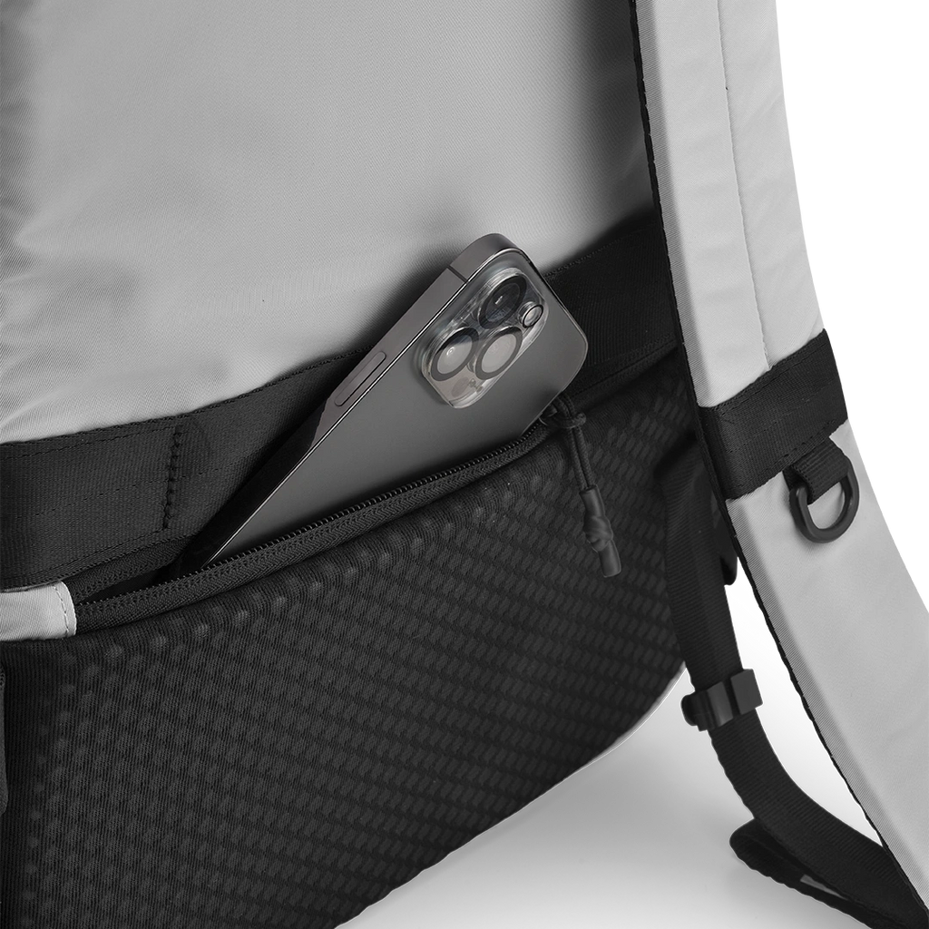 Iconic Backpack 29L - Silver